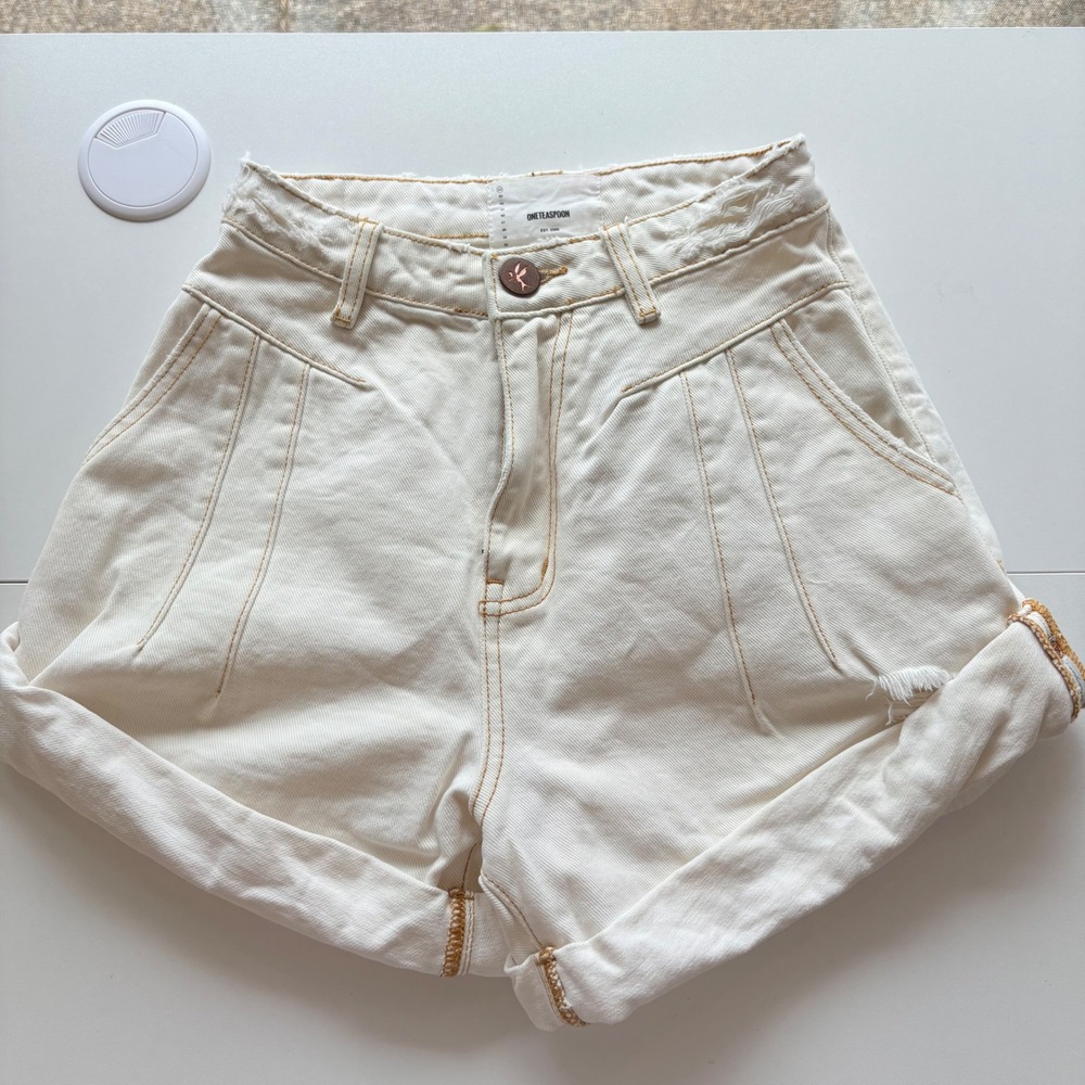 OneTeaspoon High Waisted‎ Denim Shorts Cream Recycled Cotton Rolled Cuff Size 22